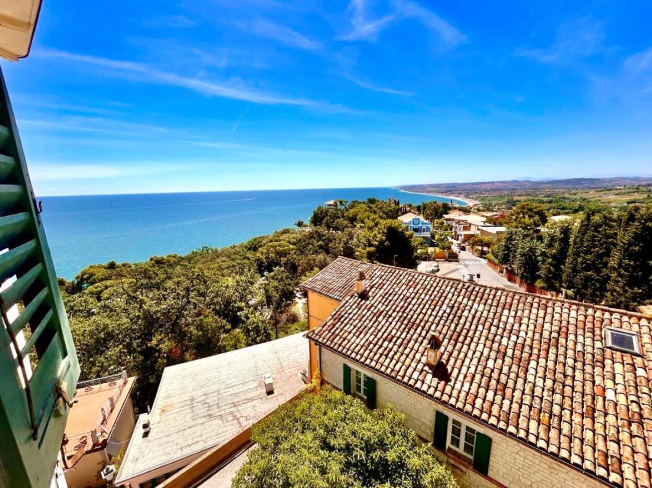 Paulis - Semiattico In Pieno Centro A Sirolo, Con Meravigliosa Vista Mare 아파트 외부 사진